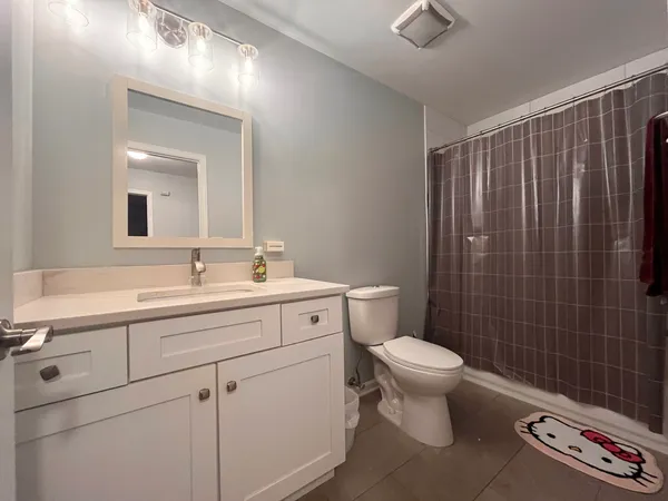 $2,495 | 610 Lakeridge Court, Naperville, IL 60563