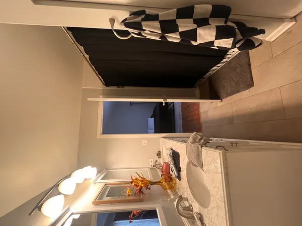 $2,495 | 610 Lakeridge Court, Naperville, IL 60563