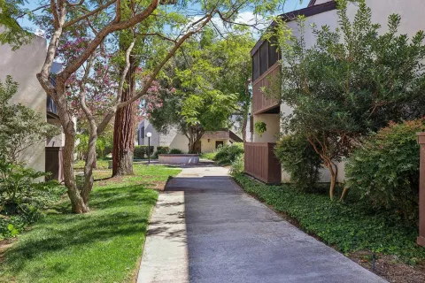 $369,900 | 8015 Caminito De Pizza, Unit E, San Diego, CA 92108