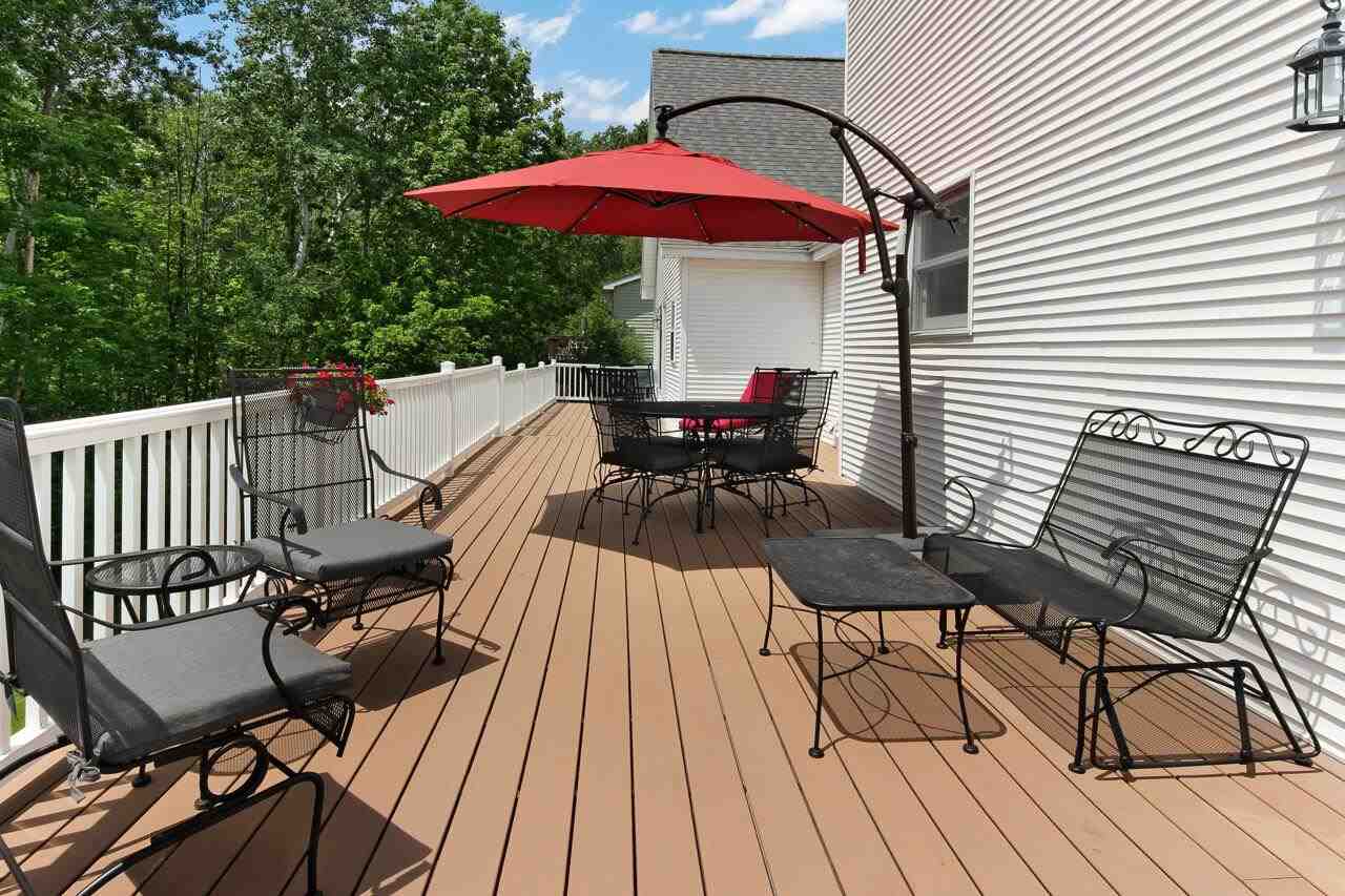 4215 Summerhill Road Traverse City, MI 49684 - Photo 7 of 47 1888593-6.JPG