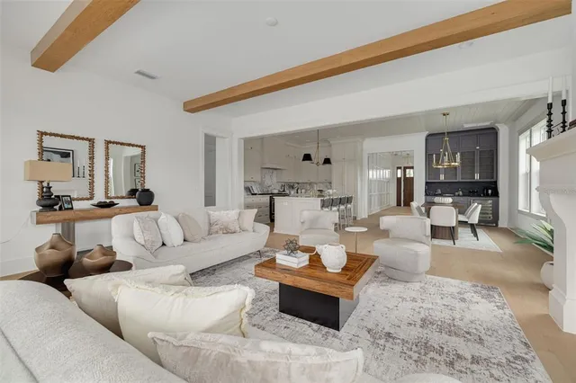 $2,395,000 | 323 Appian Way Northeast, St. Petersburg, FL 33704