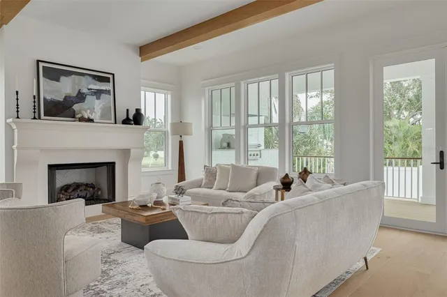 $2,395,000 | 323 Appian Way Northeast, St. Petersburg, FL 33704