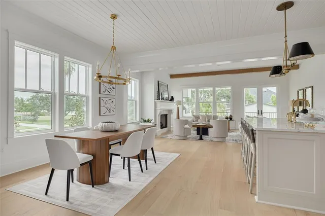 $2,395,000 | 323 Appian Way Northeast, St. Petersburg, FL 33704