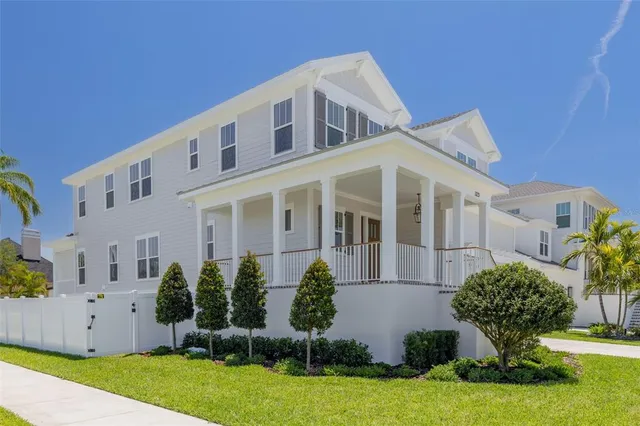 $2,395,000 | 323 Appian Way Northeast, St. Petersburg, FL 33704