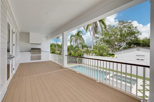 $2,395,000 | 323 Appian Way Northeast, St. Petersburg, FL 33704