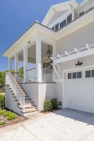 $2,395,000 | 323 Appian Way Northeast, St. Petersburg, FL 33704