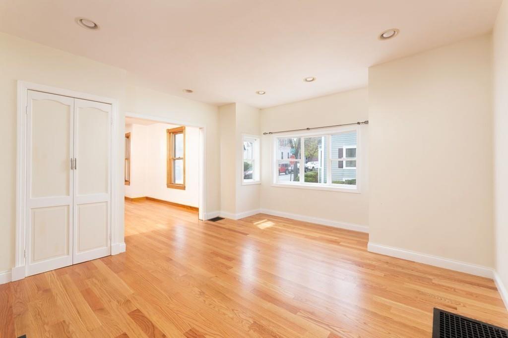 26 Mulberry Street Beverly, MA 01915 - Photo 10 of 35