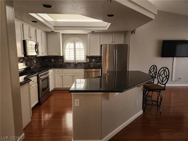 $2,000 | 10136 Thunder Rapids Court, Las Vegas, NV 89148
