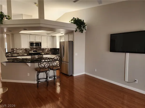 $2,000 | 10136 Thunder Rapids Court, Las Vegas, NV 89148