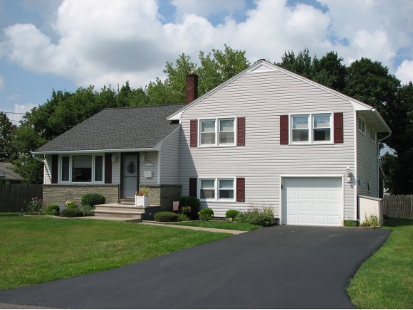 5 Hartley Road Binghamton, NY 13901 - Photo 1 of 24 Gallery Image 1