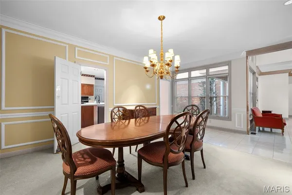 $949,000 | 260 Carlyle Lake Drive, Creve Coeur, MO 63141