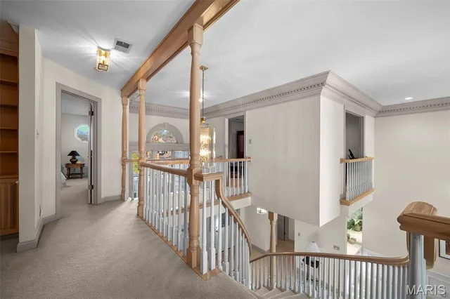 $998,000 | 260 Carlyle Lake Drive, Creve Coeur, MO 63141