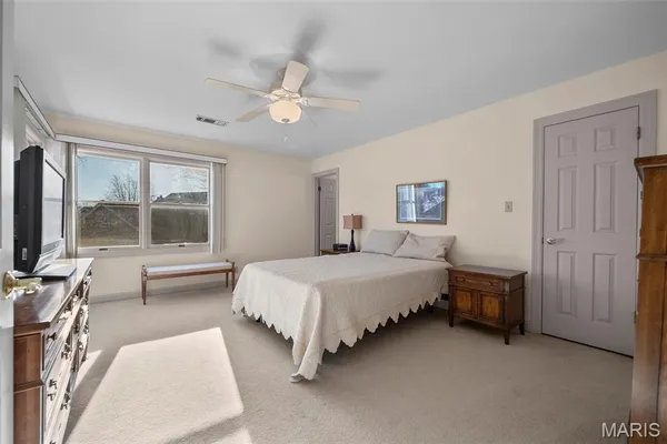 $949,000 | 260 Carlyle Lake Drive, Creve Coeur, MO 63141