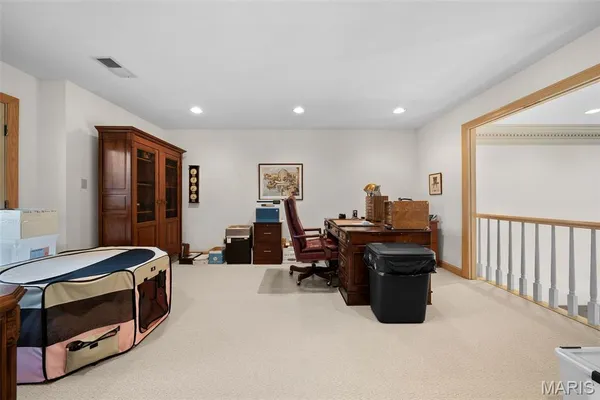 $949,000 | 260 Carlyle Lake Drive, Creve Coeur, MO 63141