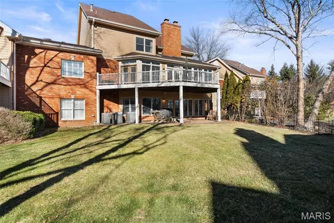 $998,000 | 260 Carlyle Lake Drive, Creve Coeur, MO 63141