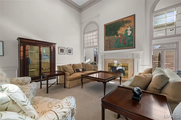 $949,000 | 260 Carlyle Lake Drive, Creve Coeur, MO 63141
