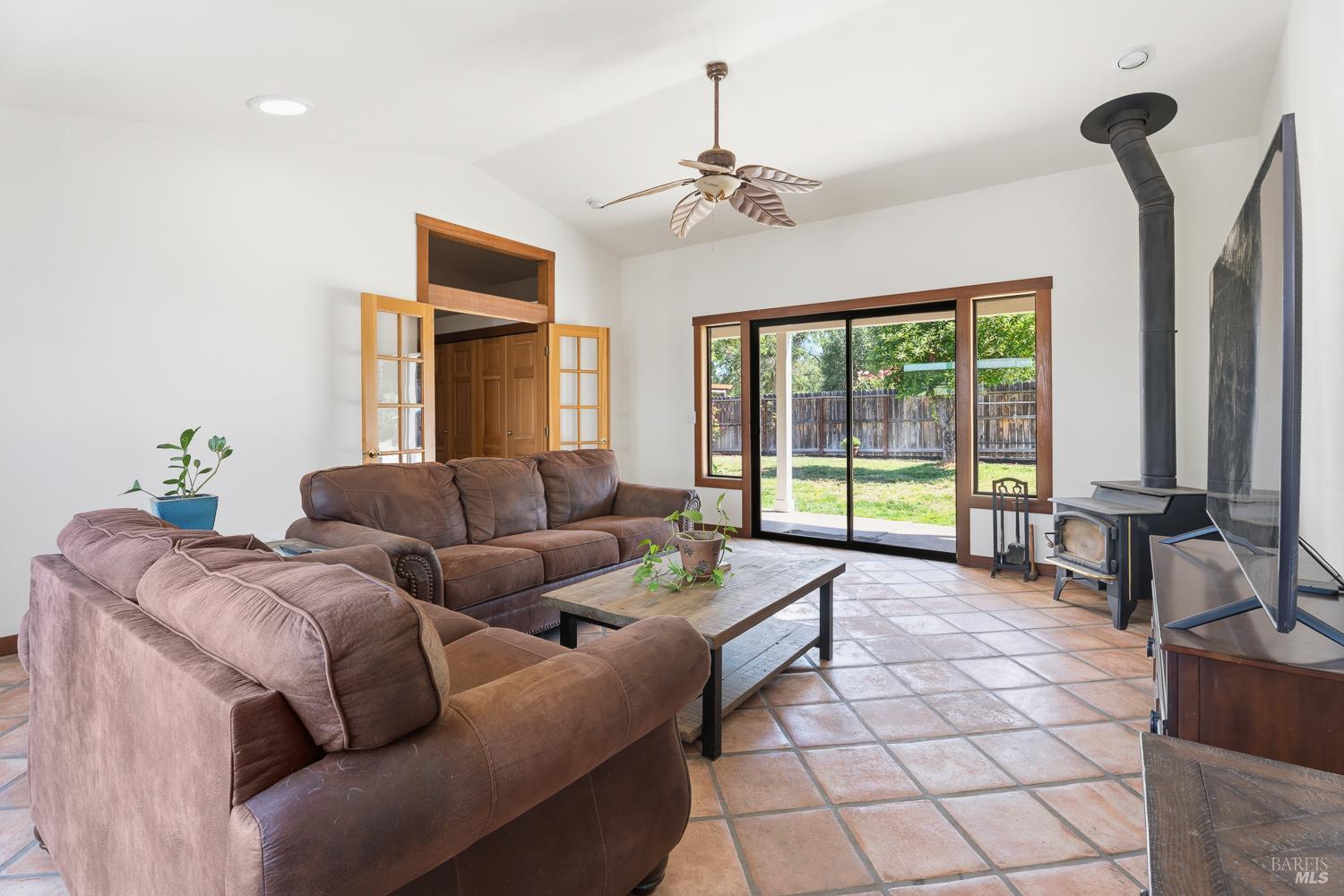 2260 Old River Road Ukiah, CA 95482 - Photo 28 of 29 a living room with furniture and a large window