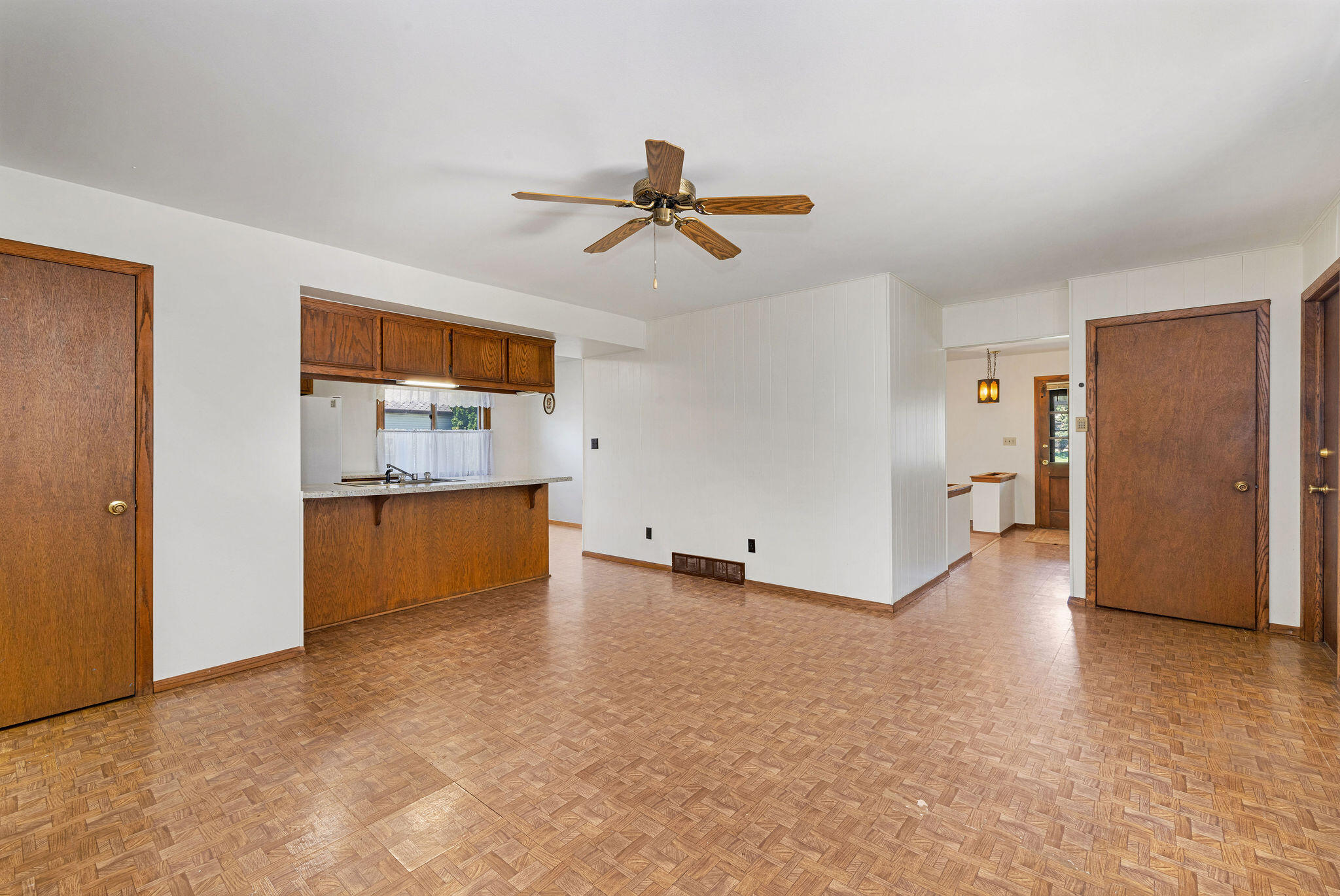 5401 West Cold Spring Road Greenfield, WI 53220 - Photo 6 of 22 223A4247