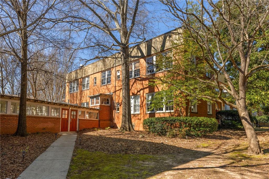 138 Kirkwood Road Northeast, Unit 14 Atlanta, GA 30317 - Photo 30 of 38 a view of a large building