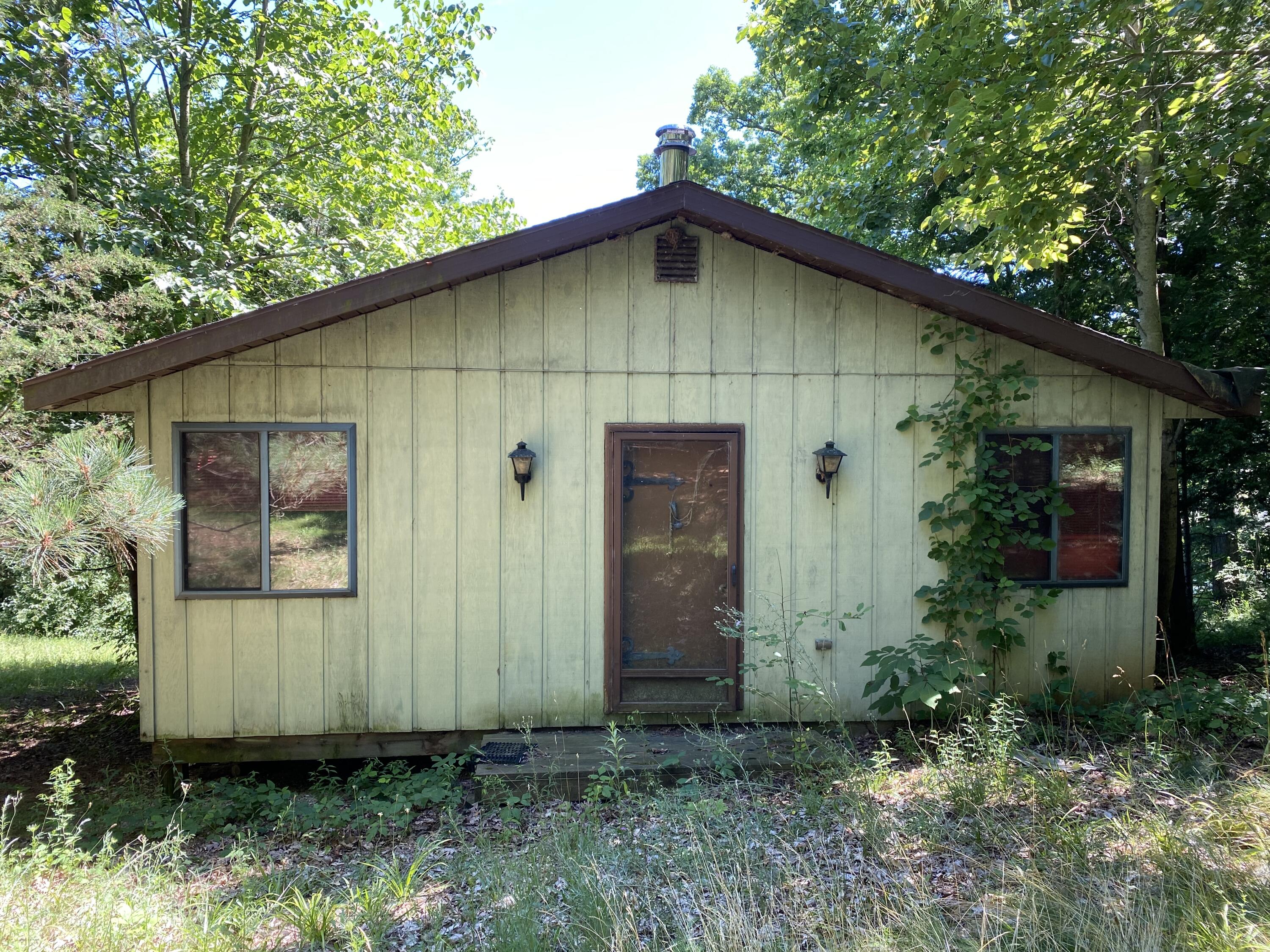 2291 West Liberty Road Horton, MI 49246 - Photo 8 of 13 cabin