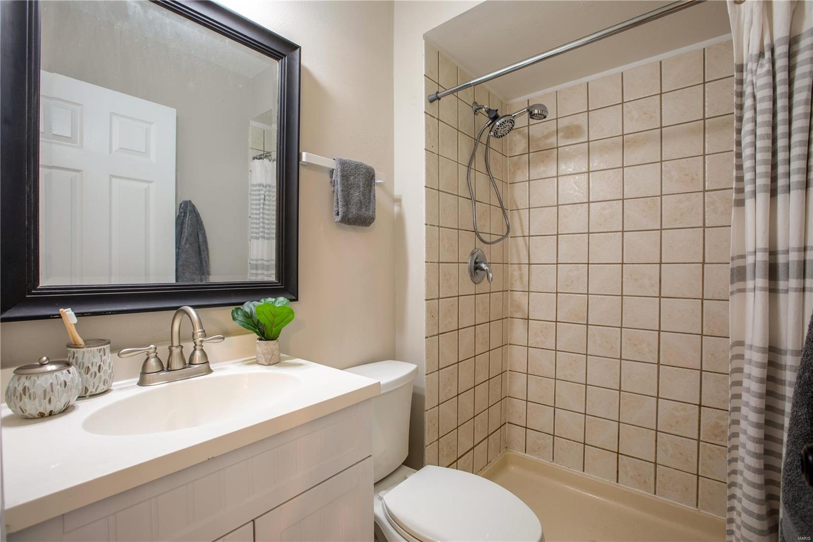 640 Lemonwood Drive Ballwin, MO 63021 - Photo 15 of 26