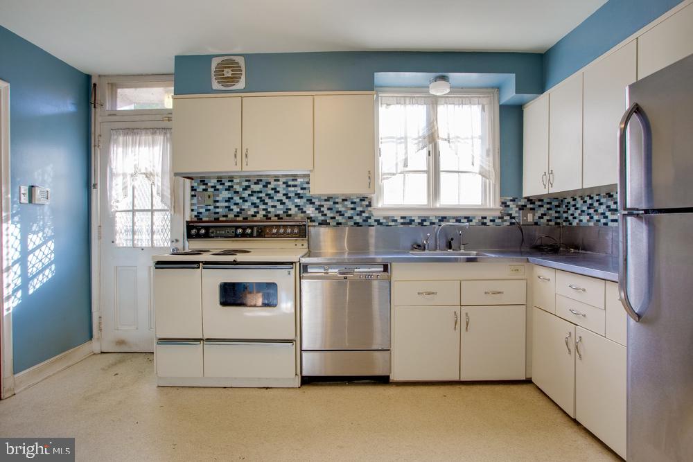 2317 Valley Road Harrisburg, PA 17104 - Photo 12 of 31 Gallery Image 12