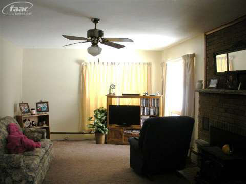 498 East Britton Road Morrice, MI 48857 - Photo 5 of 10 20343431-4.JPG