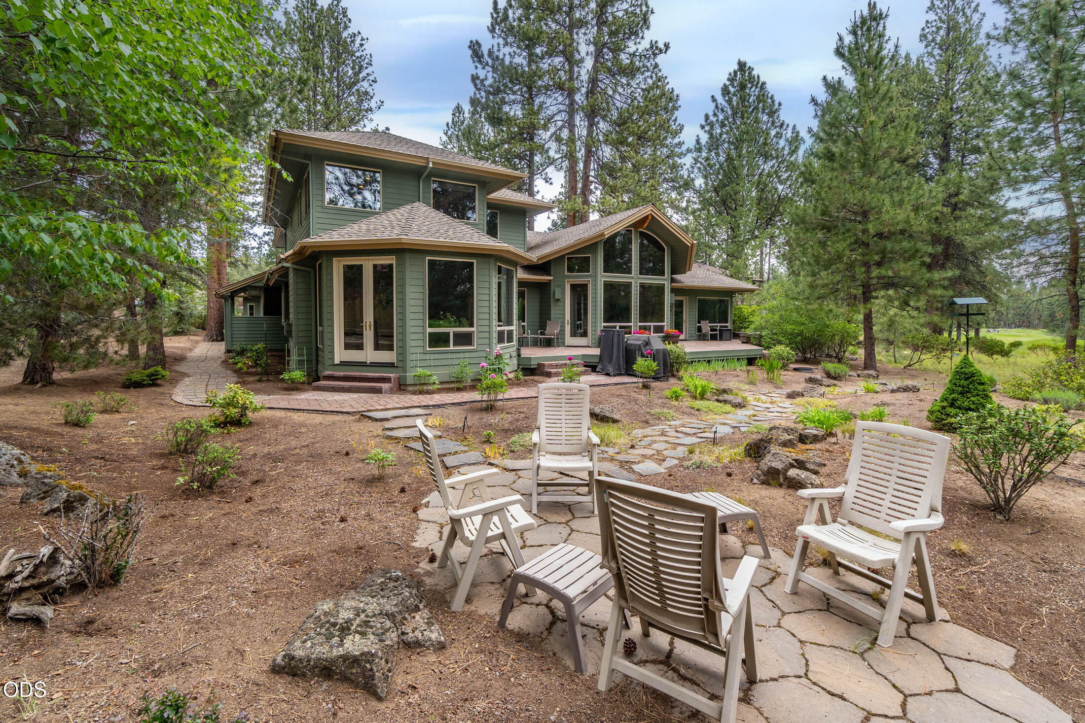 60621 Golf Village Loop Bend, OR 97702 - Photo 35 of 47