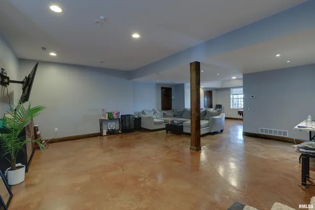 $760,000 | 3870 County Road 329, Palmyra, MO 63461