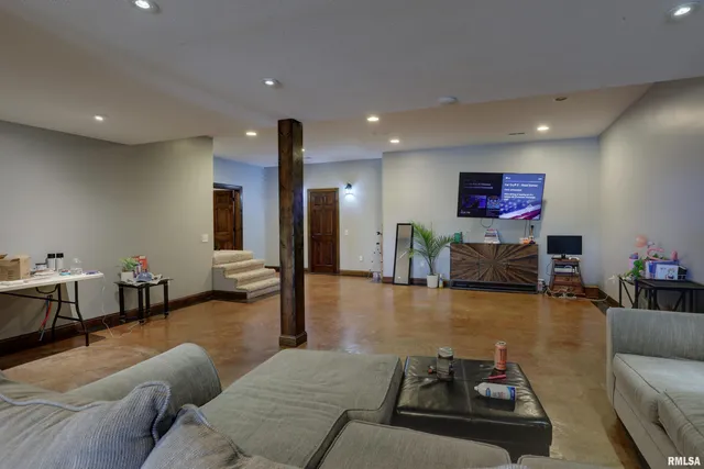 $760,000 | 3870 County Road 329, Palmyra, MO 63461