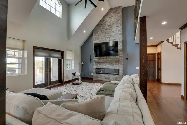 $760,000 | 3870 County Road 329, Palmyra, MO 63461