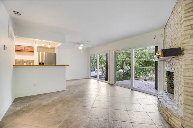$2,100 | 2903 Edgewater Drive, Unit A, Austin, TX 78733
