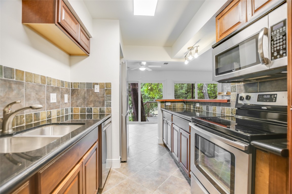 2903 Edgewater Drive, Unit A Austin, TX 78733 - Photo 5 of 13 Kitchen