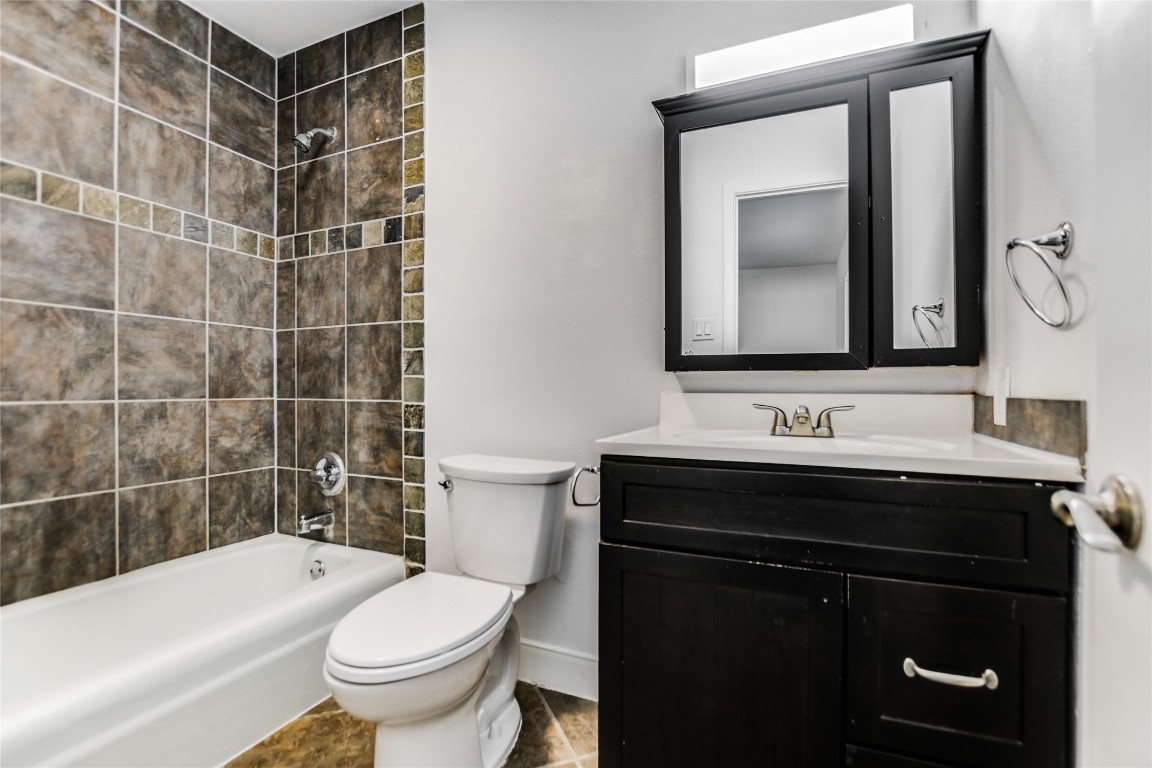 2903 Edgewater Drive, Unit A Austin, TX 78733 - Photo 7 of 13 Bathroom