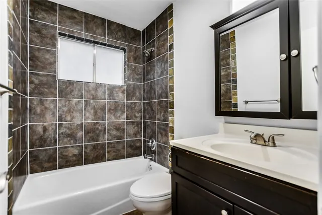 $2,100 | 2903 Edgewater Drive, Unit A, Austin, TX 78733