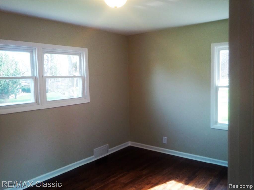 2140 Lancaster Road Bloomfield Hills, MI 48302 - Photo 11 of 17