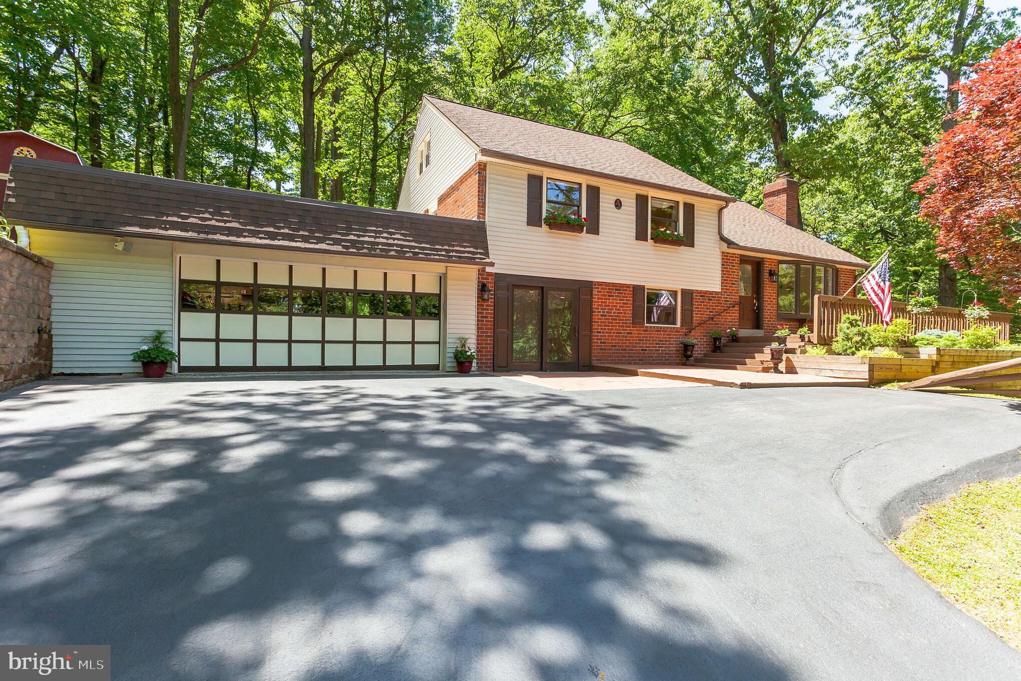594 Forest Road Wayne, PA 19087 - Photo 2 of 34