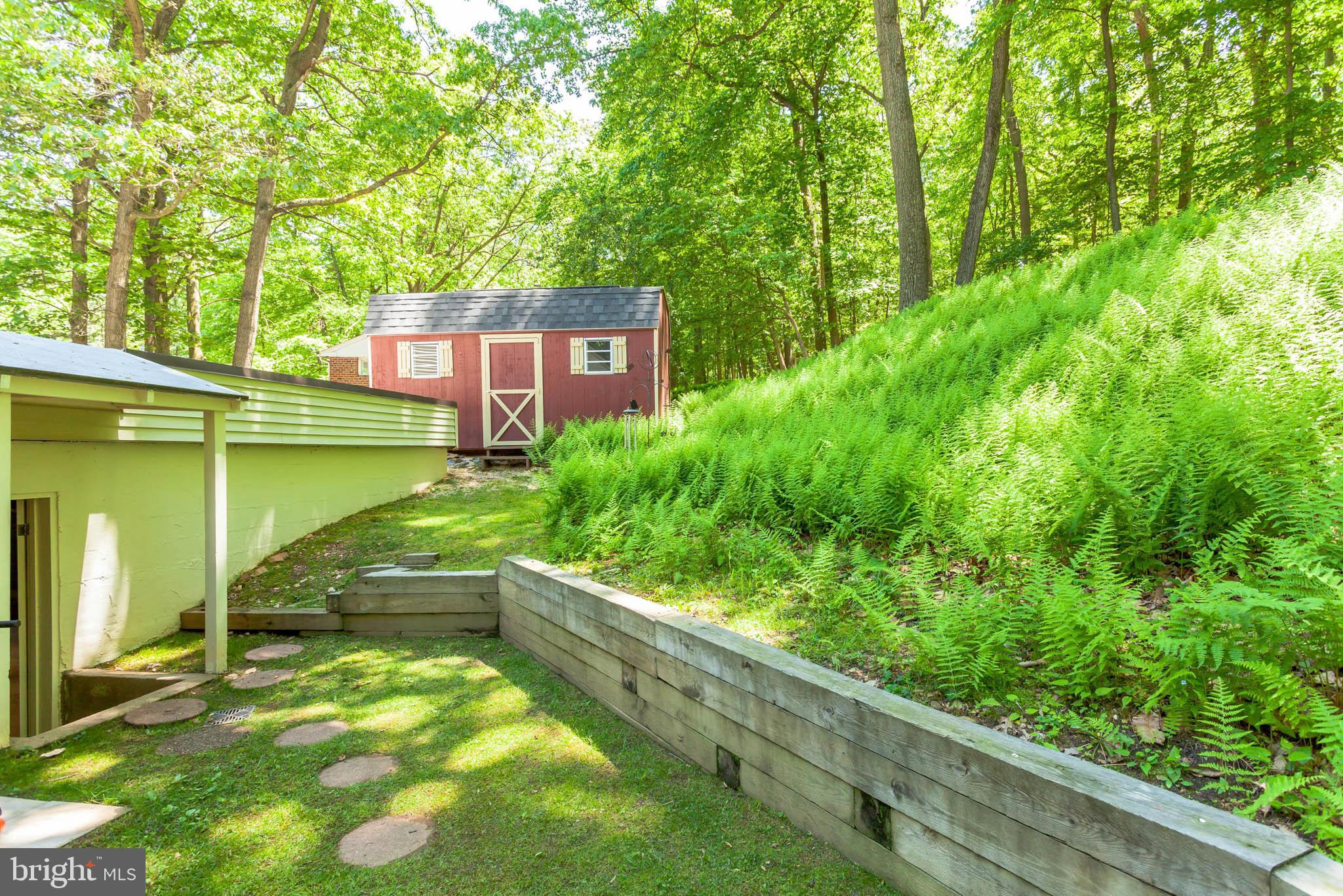 594 Forest Road Wayne, PA 19087 - Photo 11 of 34