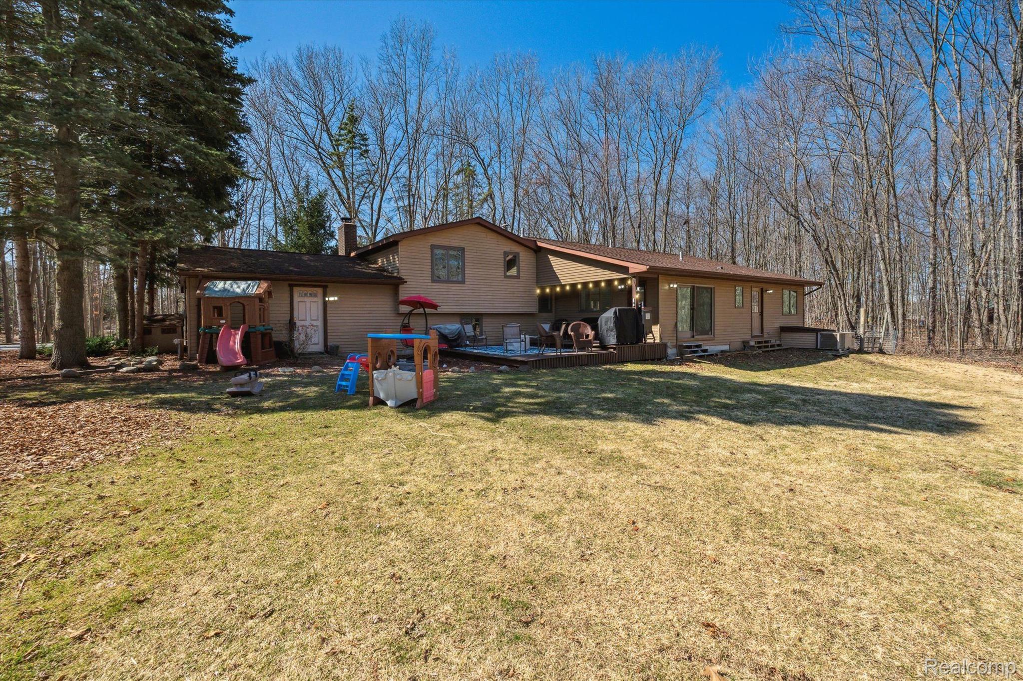 1353 Sackner Road Fenton, MI 48430 - Photo 13 of 46 Gallery Image 13