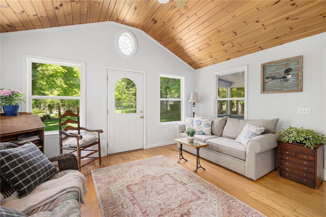 10 Summer Street Jamestown, RI 02835 - Photo 12 of 23 Sunroom/ living room