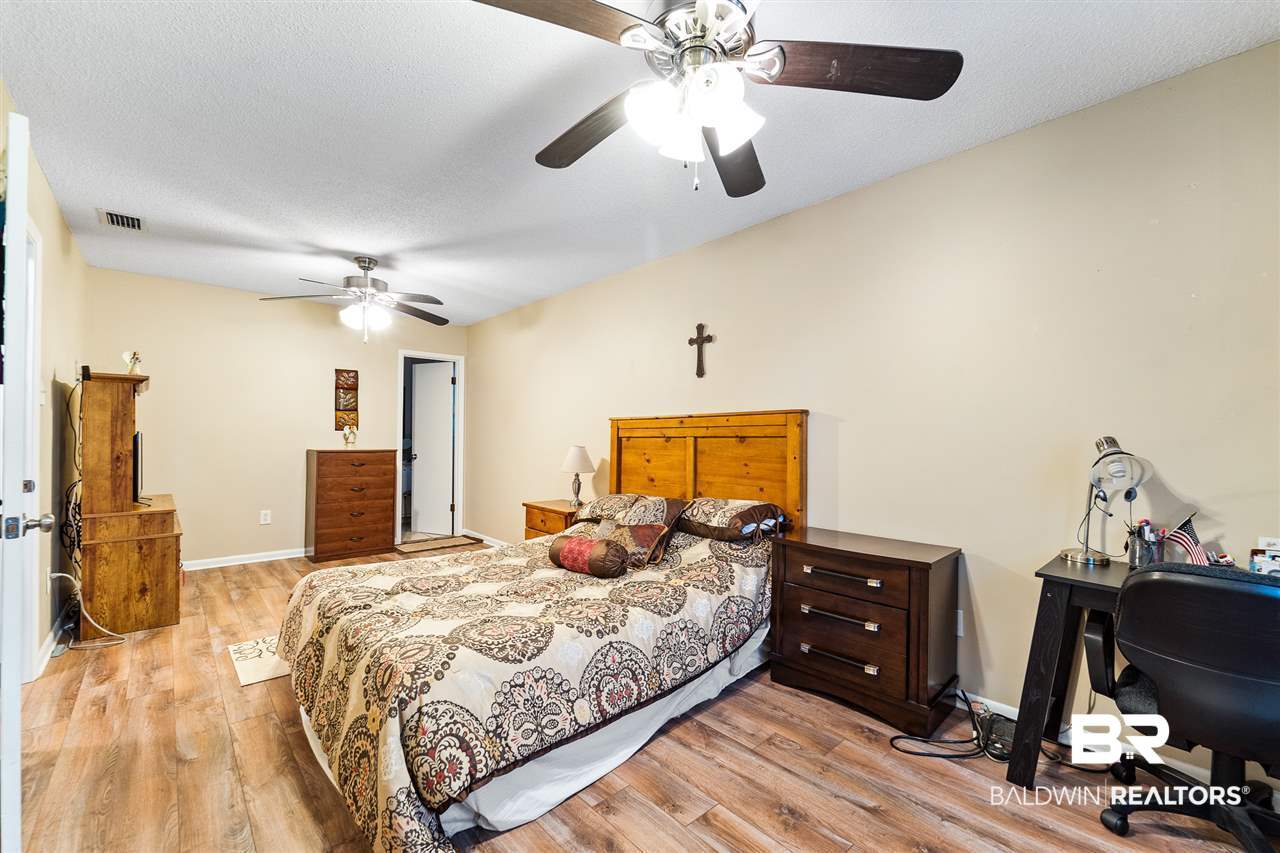 2025 Oakchase Court Mobile, AL 36609 - Photo 11 of 20 Large Master Bedroom