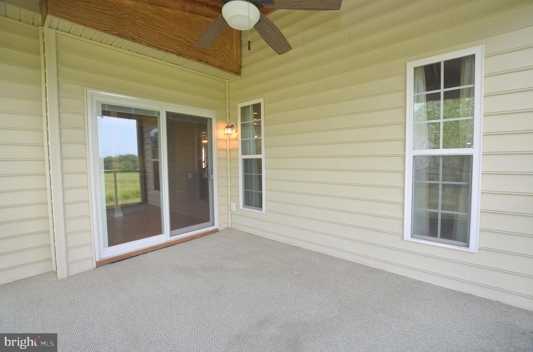341 Pierce Run Newark, DE 19702 - Photo 18 of 40 Screened-in Porch