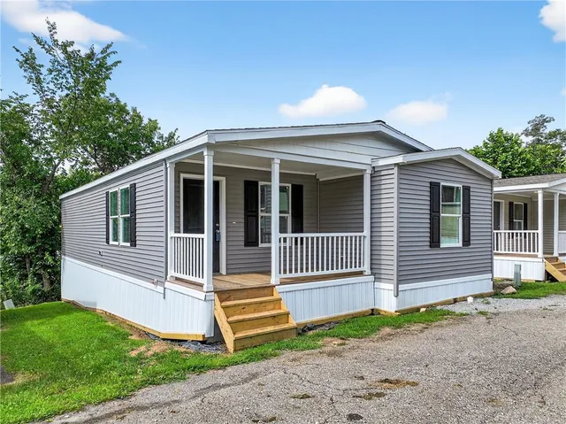 $130,000 | 16 Surf Drive, Unit 1, Bunola, PA 15020