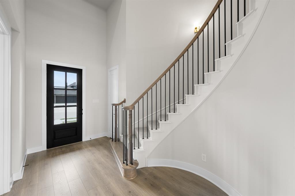 5401 Rowlan Row Midlothian, TX 76065 - Photo 6 of 30 5401 Rowlan- Entry-1