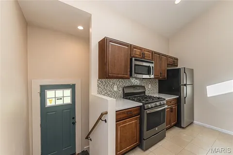 $195,000 | 8928 Tudor Avenue, Overland, MO 63114