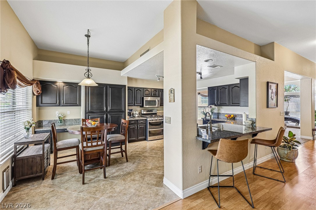 5236 Saranac Road Las Vegas, NV 89130 - Photo 14 of 52 Kitchen with eat in nook