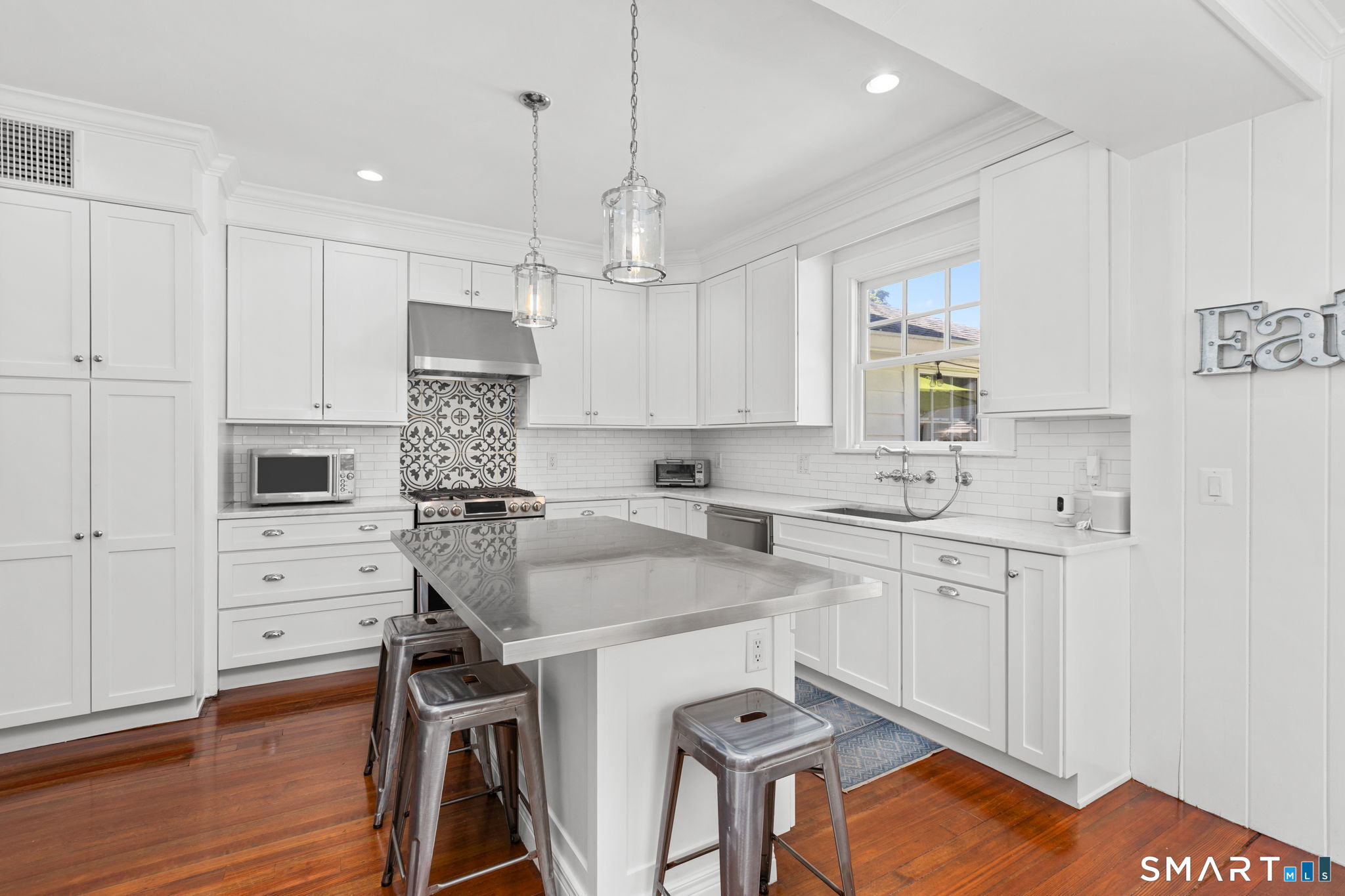 207 Redding Road Redding, CT 06896 - Photo 6 of 36