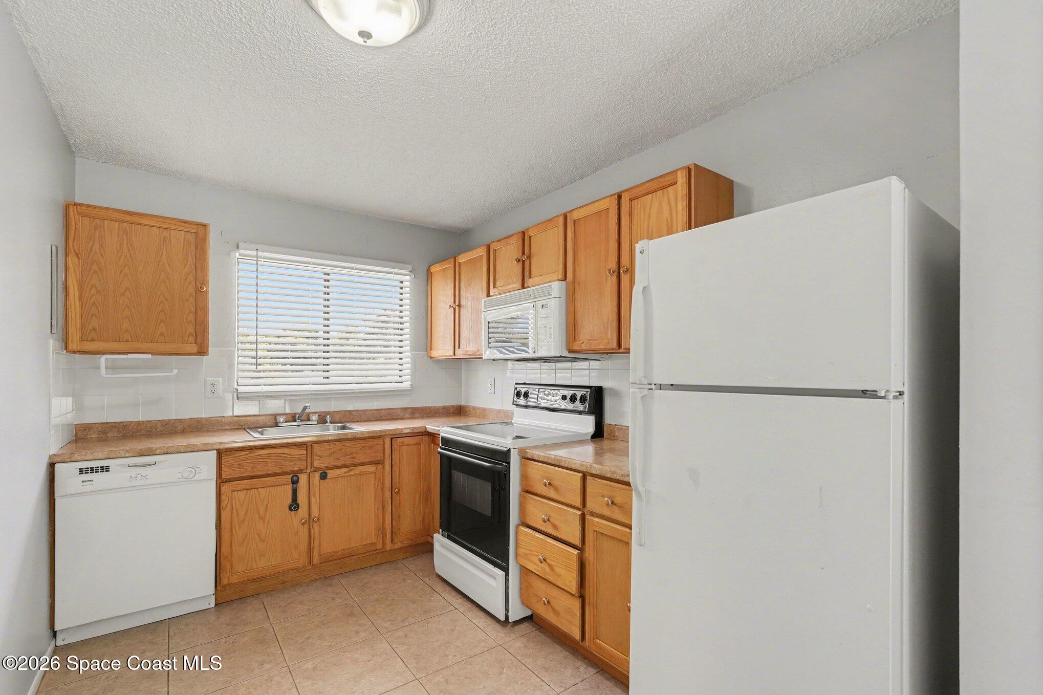 193 Mabry Street Sebastian, FL 32958 - Photo 12 of 25 012_file_7216