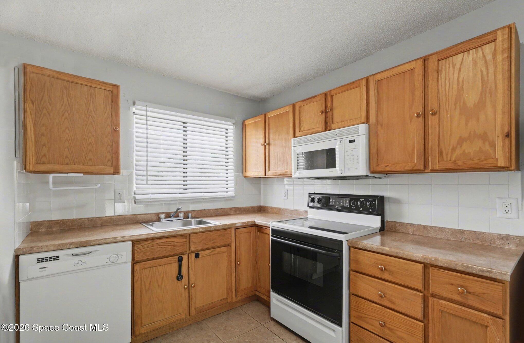 193 Mabry Street Sebastian, FL 32958 - Photo 13 of 25 013_file_6049