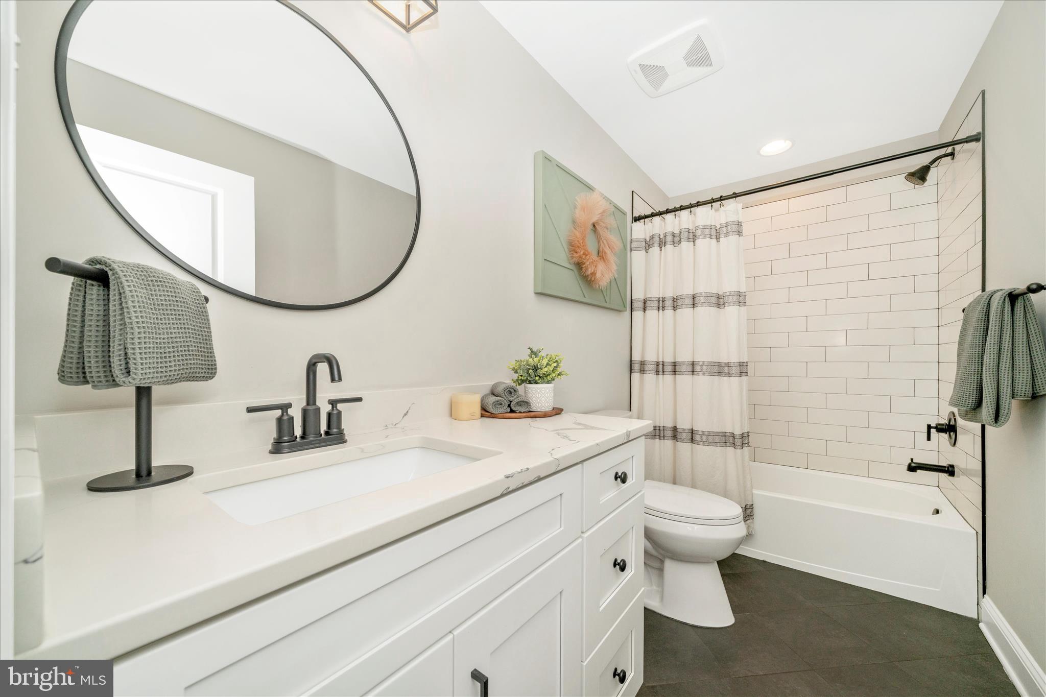 13839 Pryor Road Thurmont, MD 21788 - Photo 21 of 66 Hall Bathroom